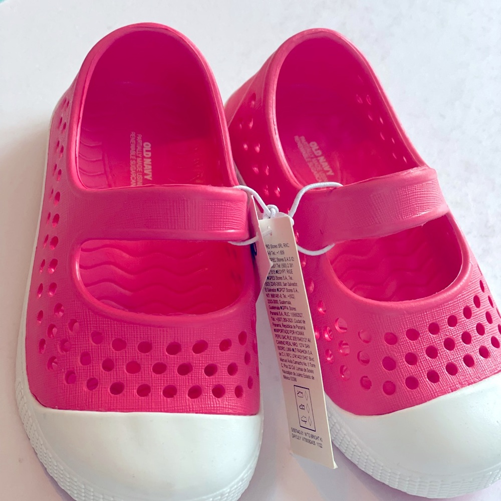 NWT 5T pink Old Navy Babydoll shoes